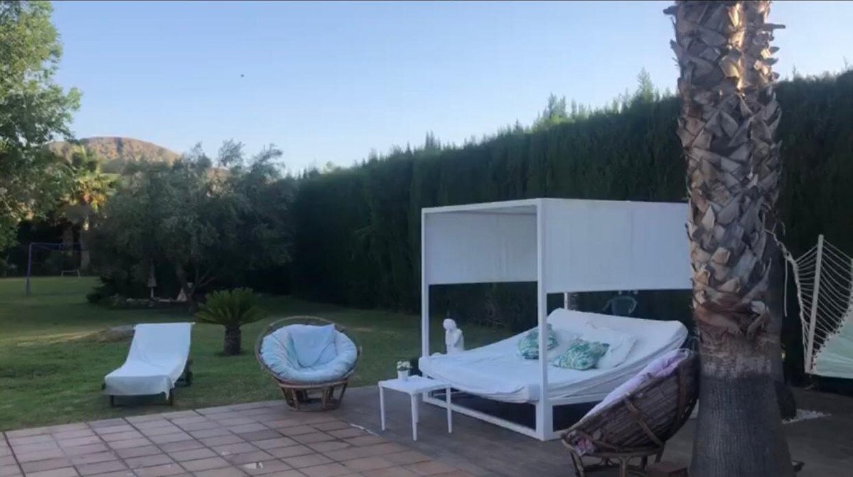 4 Bed Detached Villa in Elda
