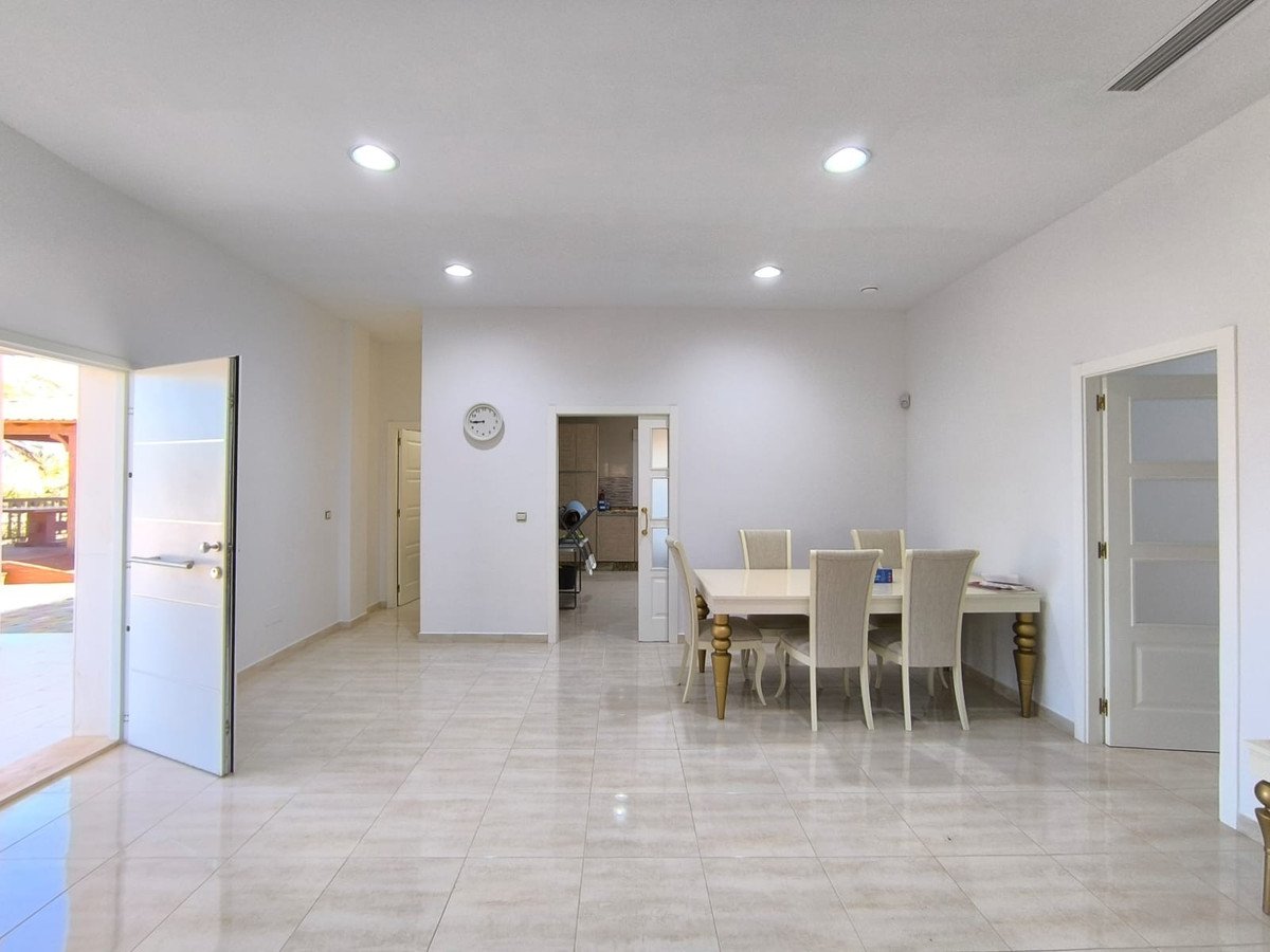 4 Bed Detached Villa in Pinoso