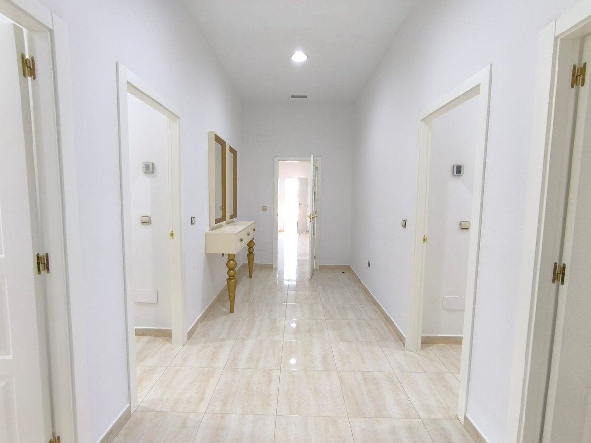 4 Bed Detached Villa in Pinoso