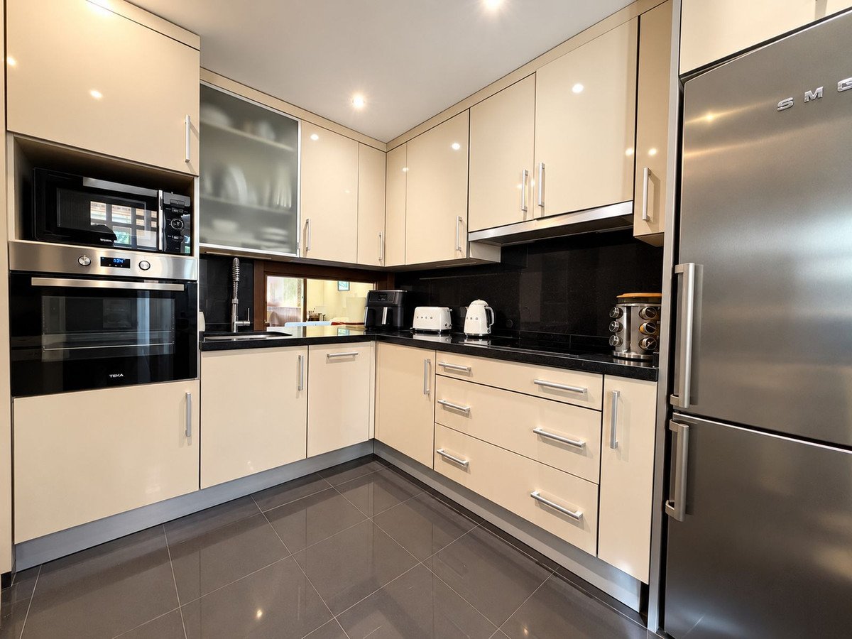 2 Bed Ground Floor Apartment in Estepona
