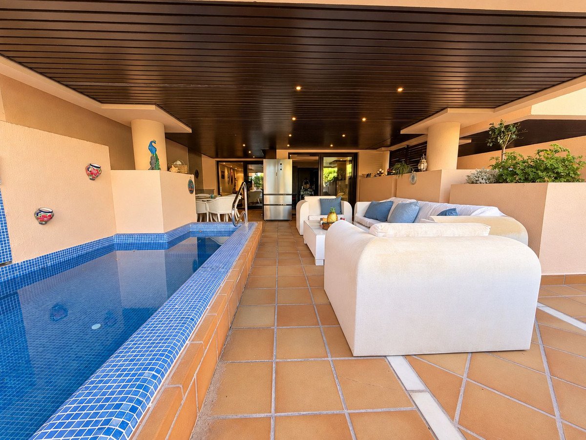2 Bed Ground Floor Apartment in Estepona