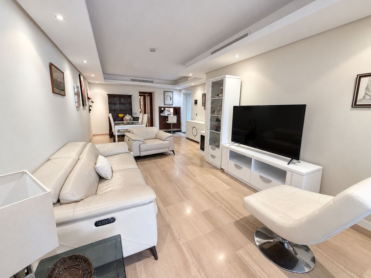 2 Bed Ground Floor Apartment in Estepona