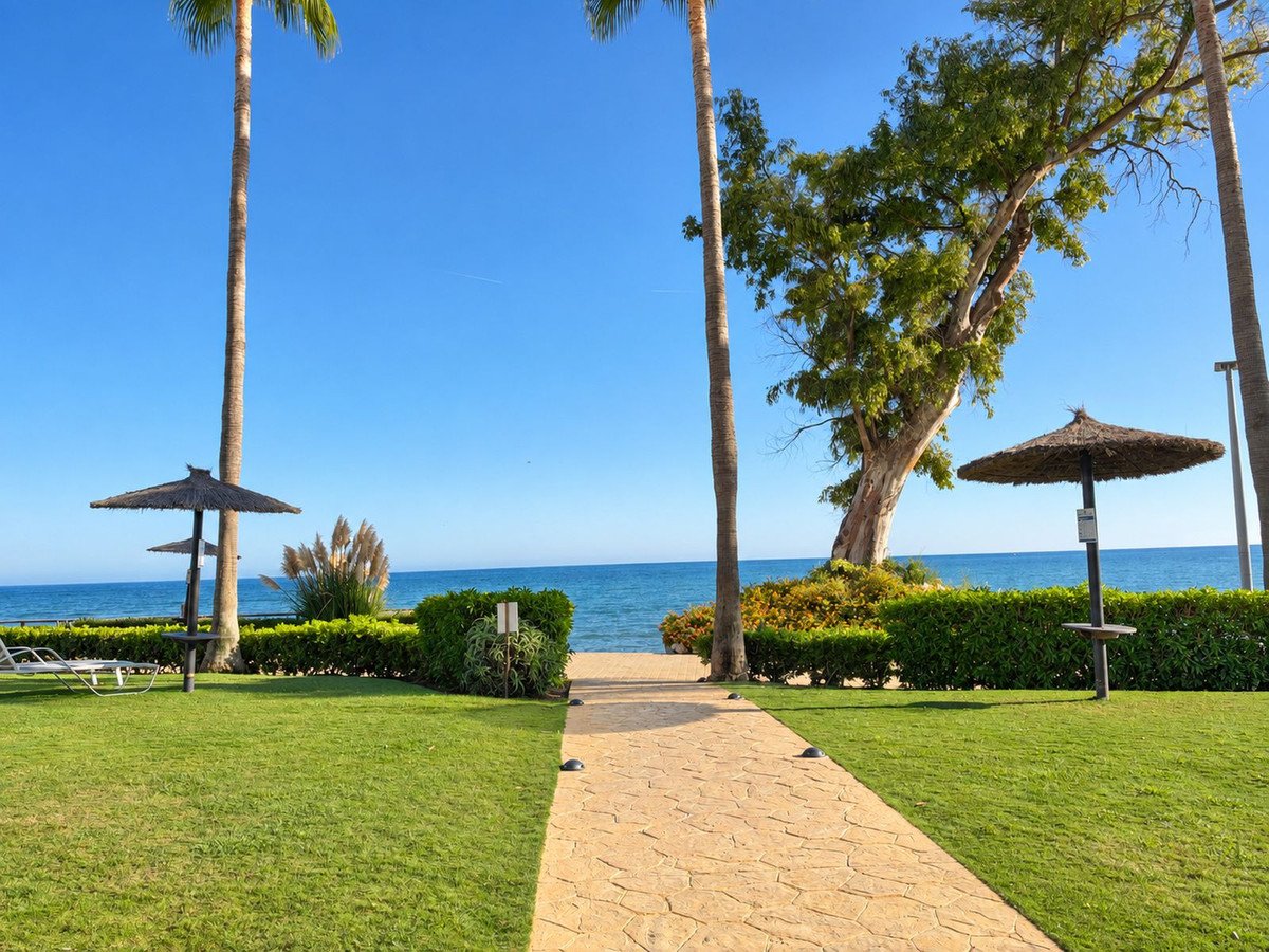2 Bed Ground Floor Apartment in Estepona