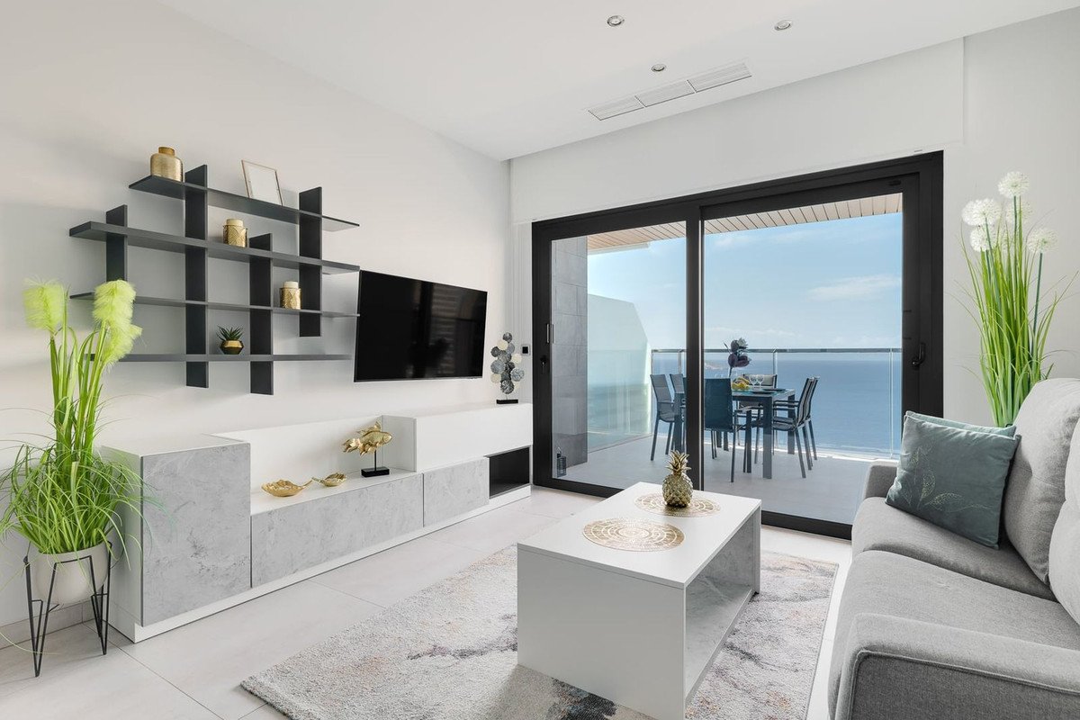 2 Bed Middle Floor Apartment in Benidorm