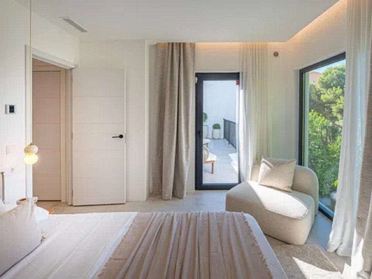 4 Bed Semi-Detached House in Los Pacos