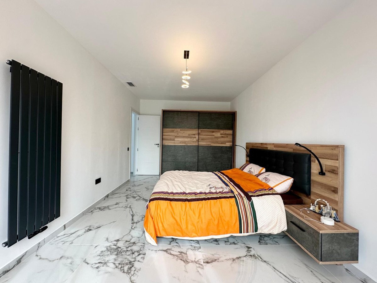 5 Bed Detached Villa in Petrer