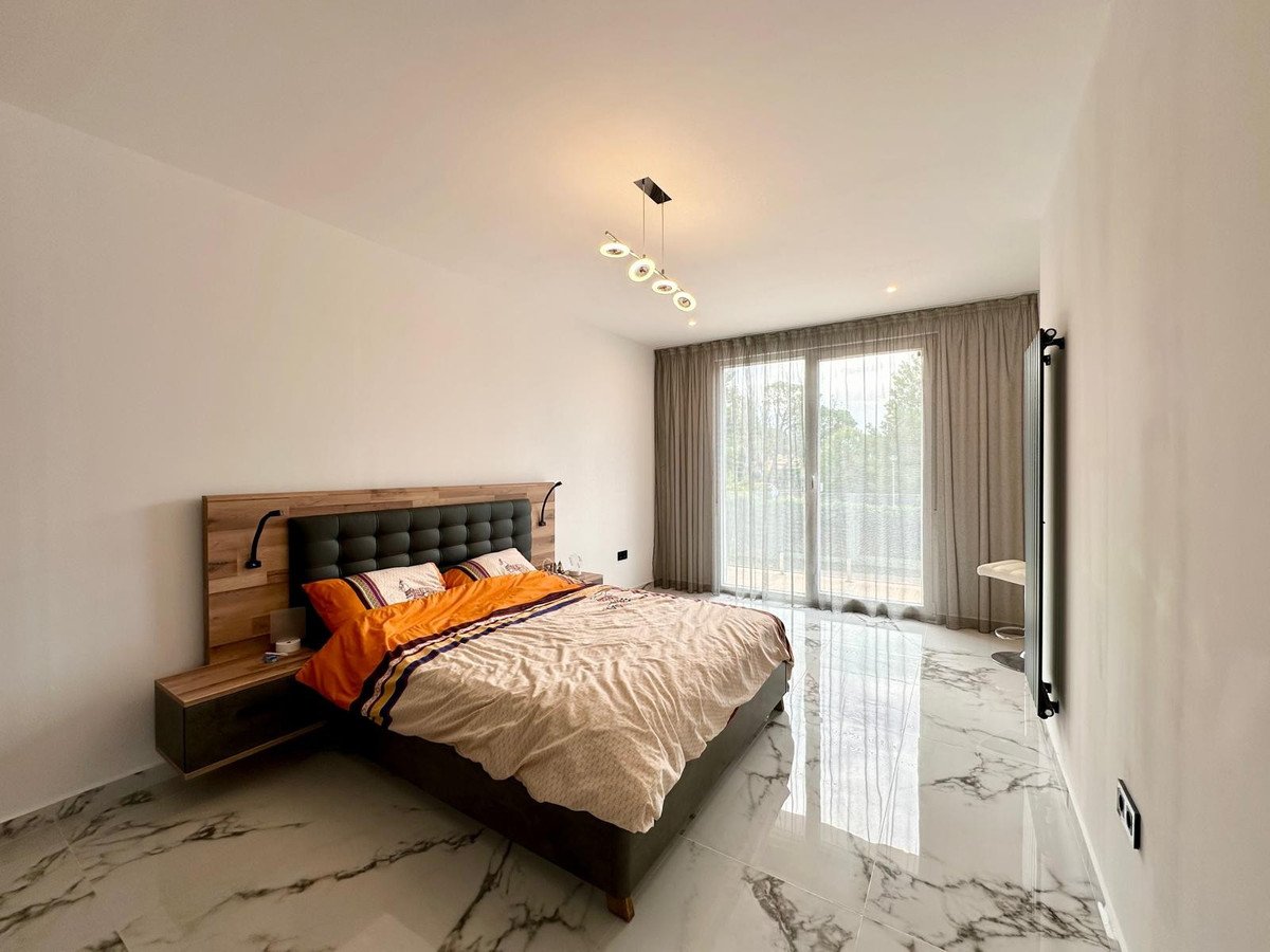 5 Bed Detached Villa in Petrer