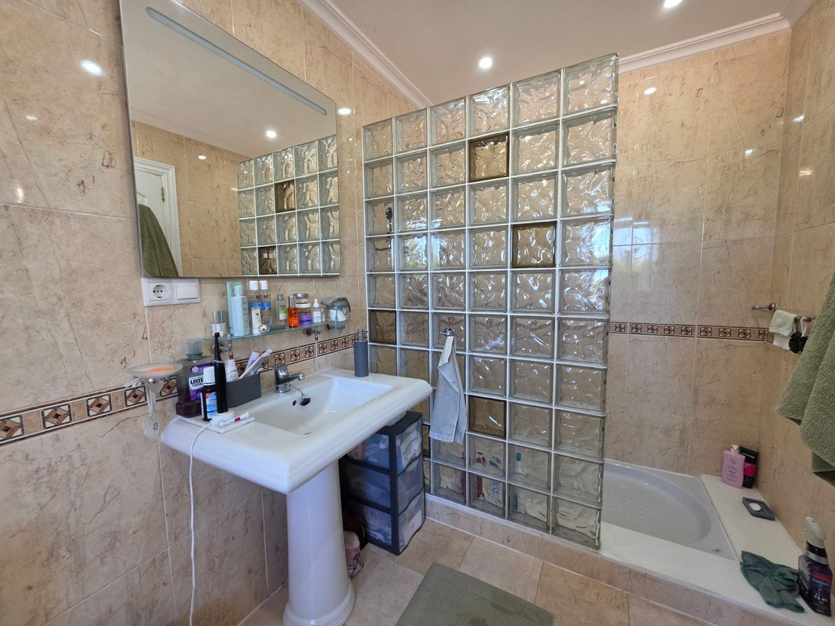 4 Bed Detached Villa in Pinoso
