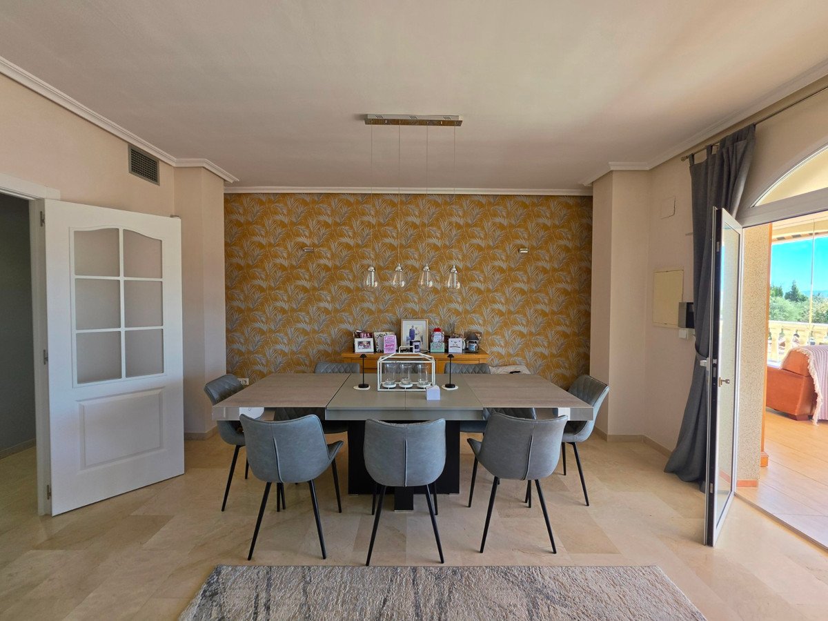 4 Bed Detached Villa in Pinoso