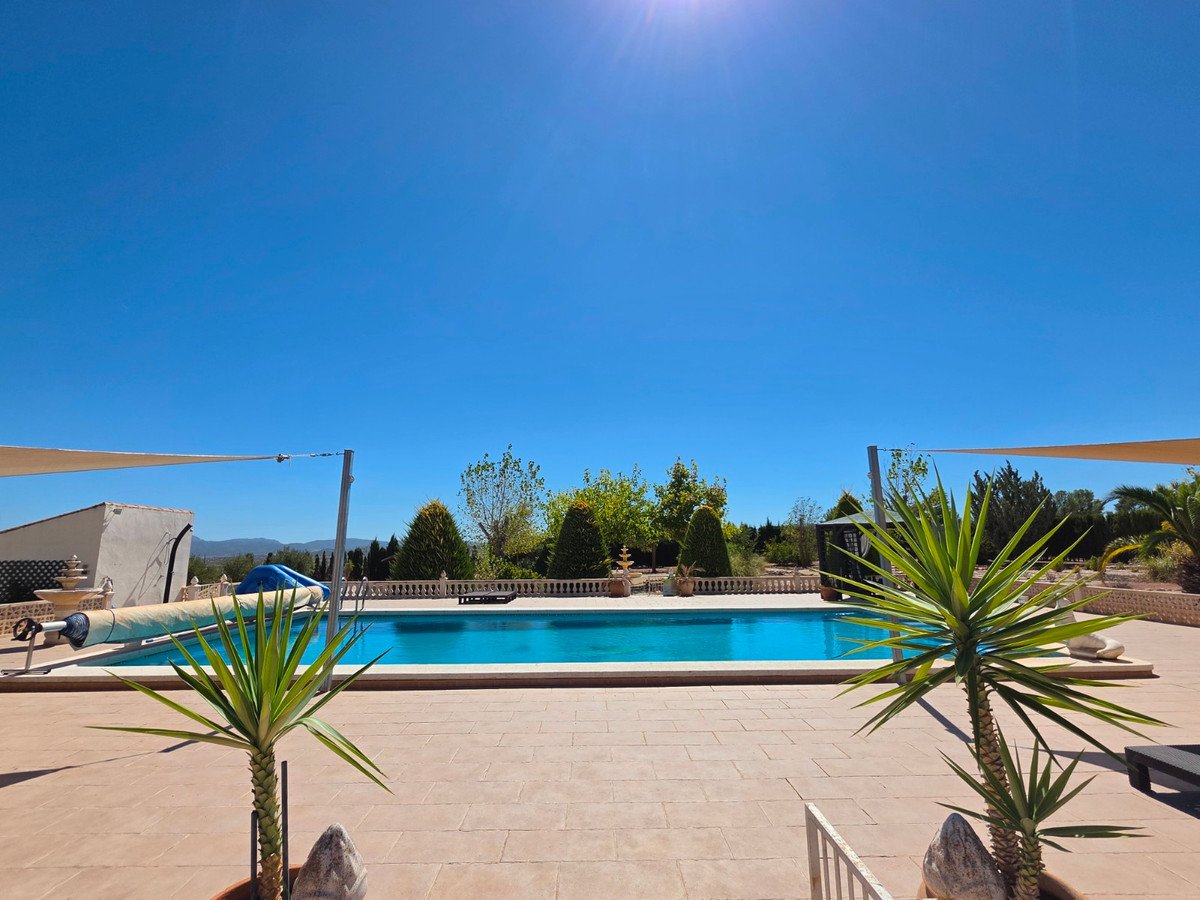4 Bed Detached Villa in Pinoso