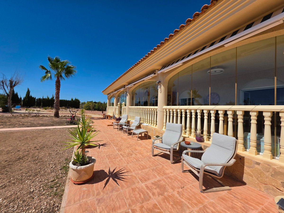 4 Bed Detached Villa in Pinoso