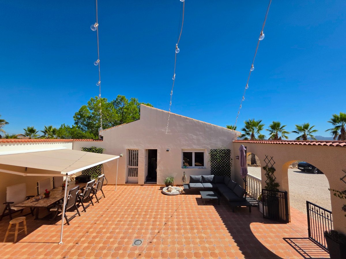 4 Bed Detached Villa in Pinoso