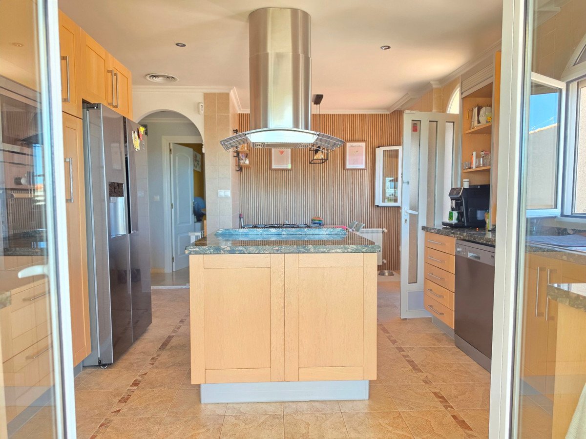4 Bed Detached Villa in Pinoso
