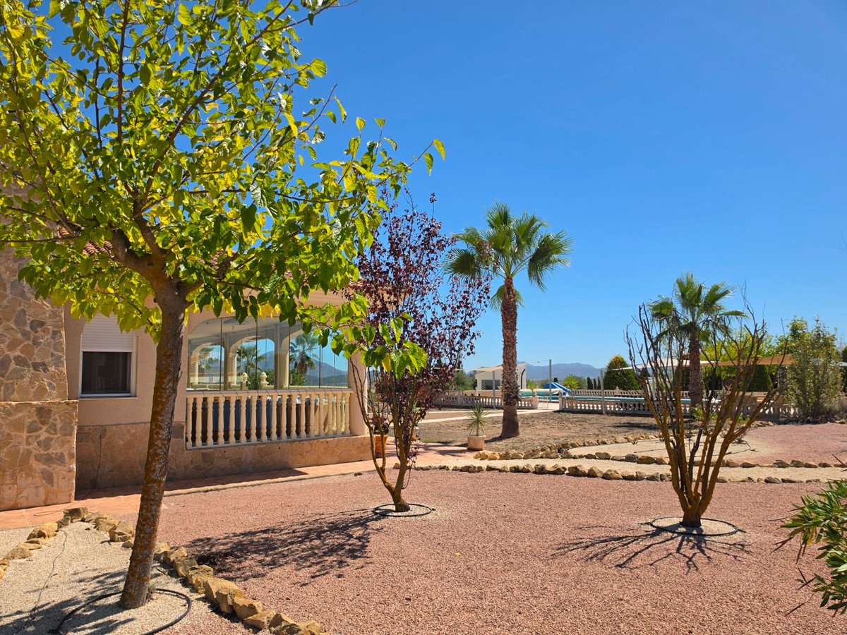 4 Bed Detached Villa in Pinoso