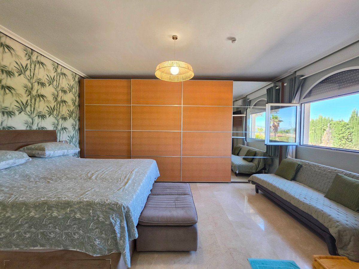 4 Bed Detached Villa in Pinoso
