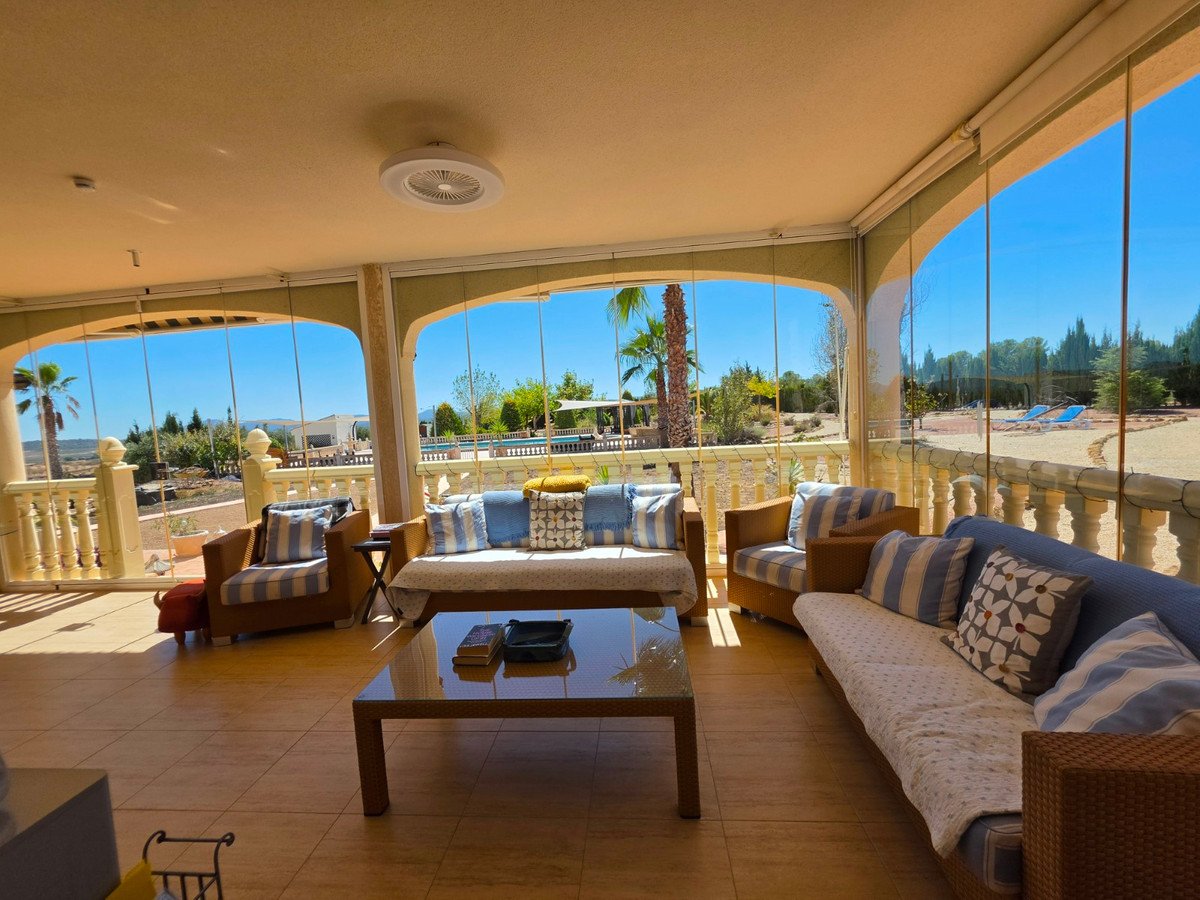 4 Bed Detached Villa in Pinoso