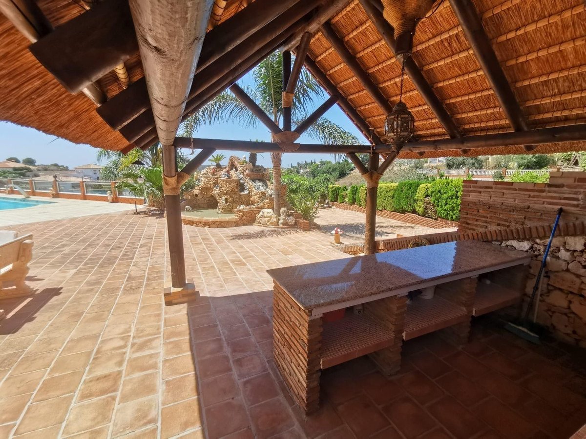 6 Bed Detached Villa in La Cala de Mijas
