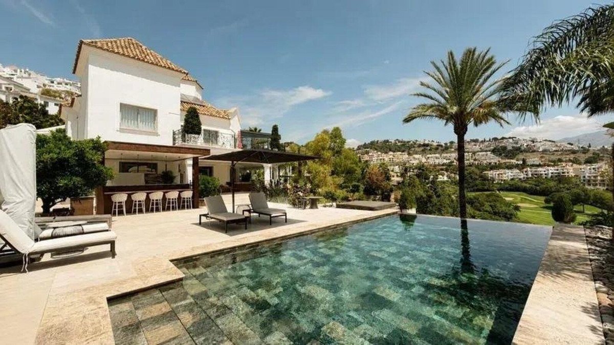 6 Bed Detached Villa in Los Arqueros