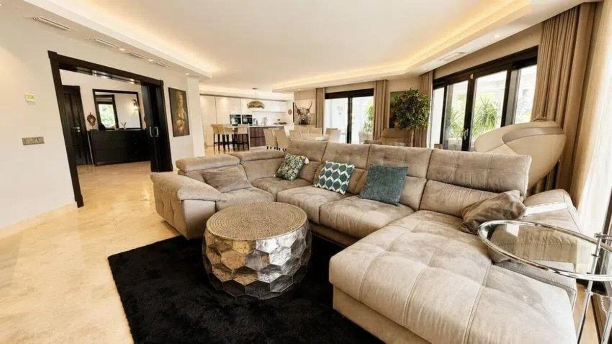6 Bed Detached Villa in Los Arqueros