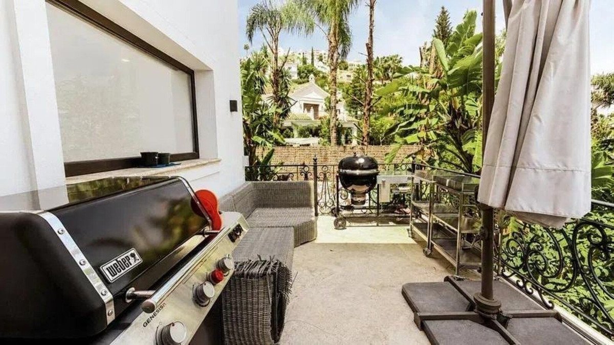 6 Bed Detached Villa in Los Arqueros