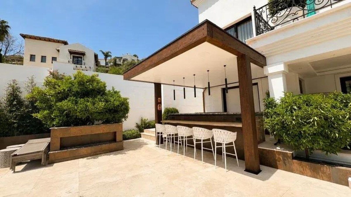 6 Bed Detached Villa in Los Arqueros