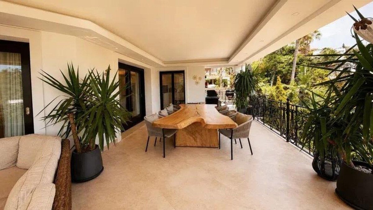 6 Bed Detached Villa in Los Arqueros