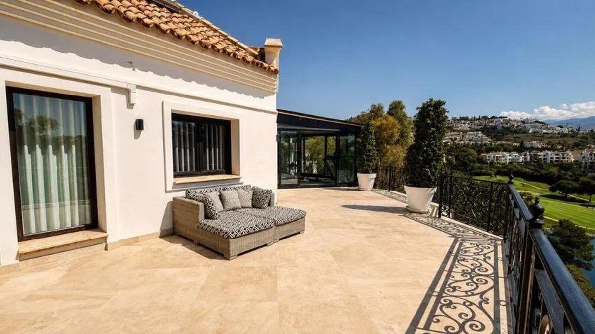 6 Bed Detached Villa in Los Arqueros
