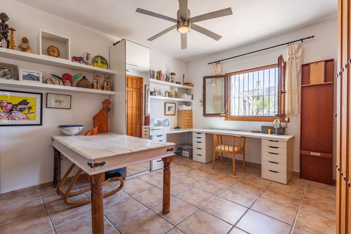 5 Bed Detached Villa in Cómpeta