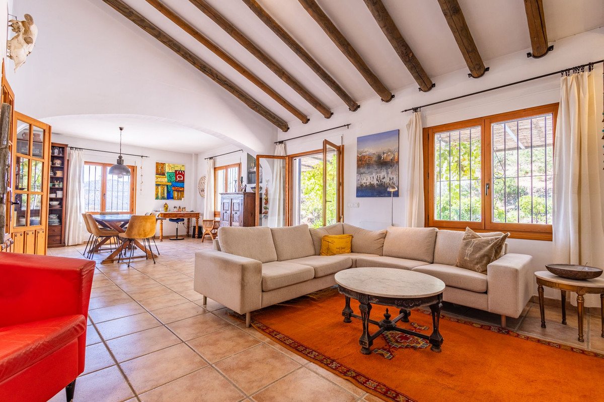 5 Bed Detached Villa in Cómpeta