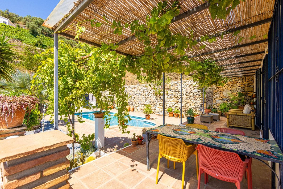 5 Bed Detached Villa in Cómpeta