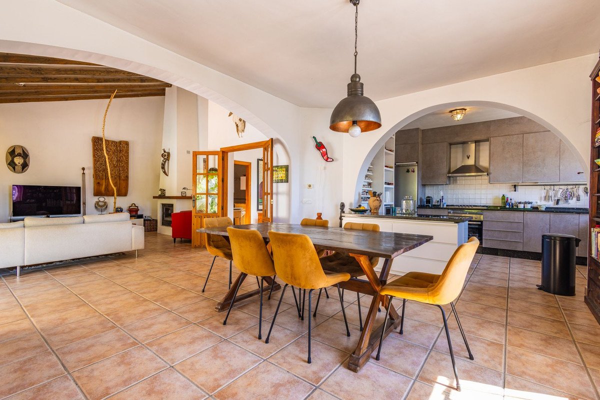 5 Bed Detached Villa in Cómpeta