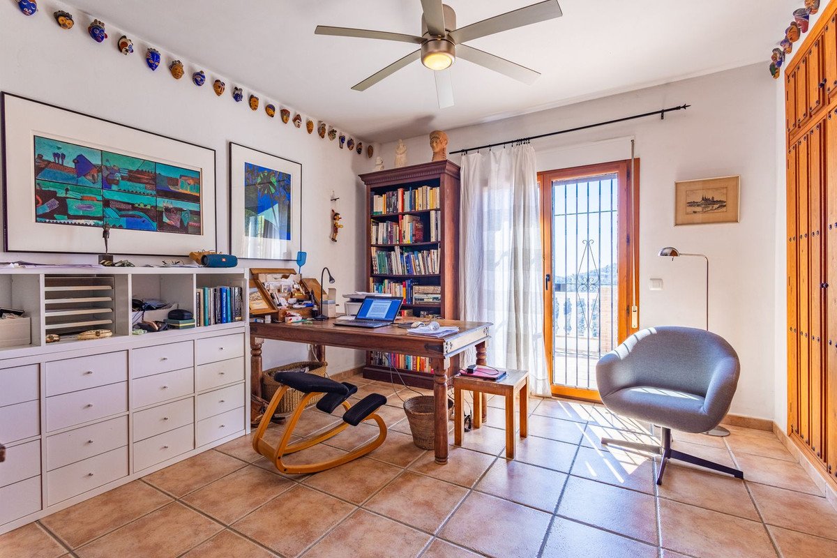 5 Bed Detached Villa in Cómpeta
