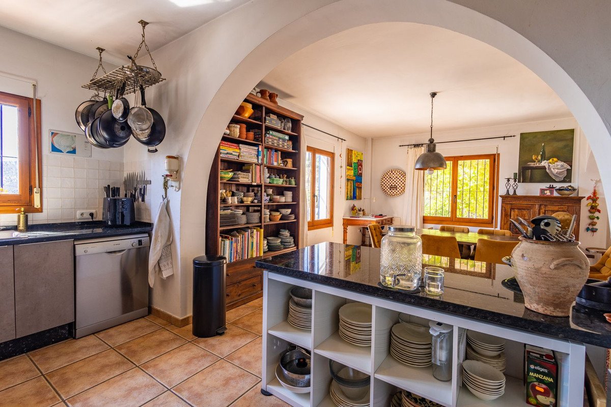 5 Bed Detached Villa in Cómpeta