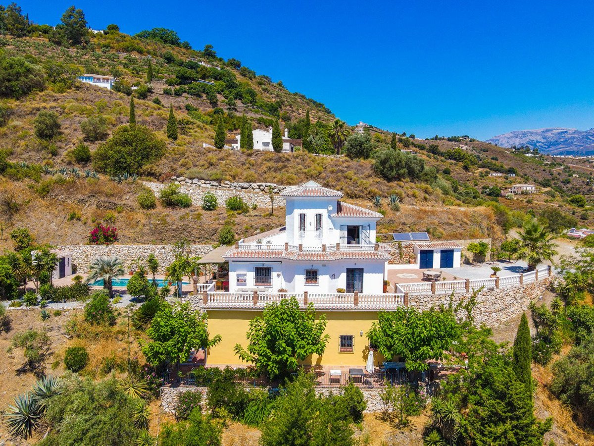 5 Bed Detached Villa in Cómpeta