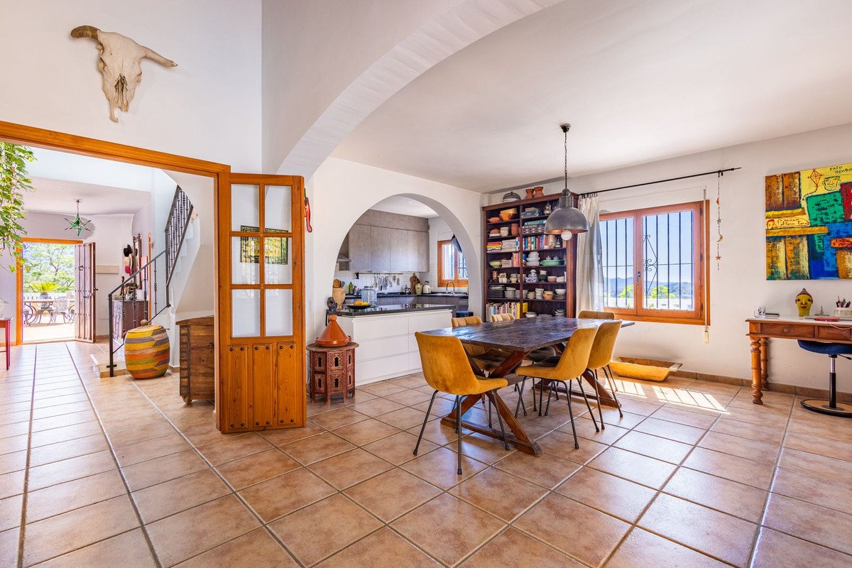 5 Bed Detached Villa in Cómpeta