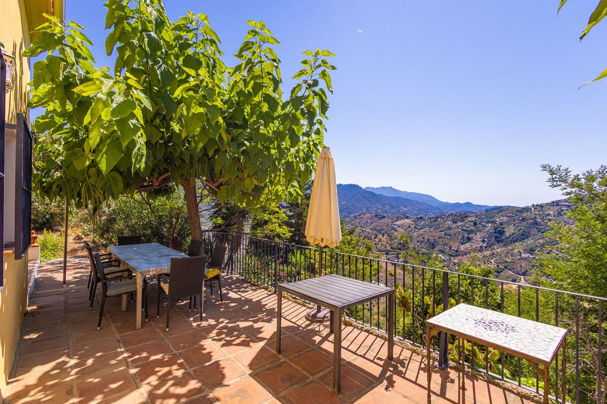 5 Bed Detached Villa in Cómpeta