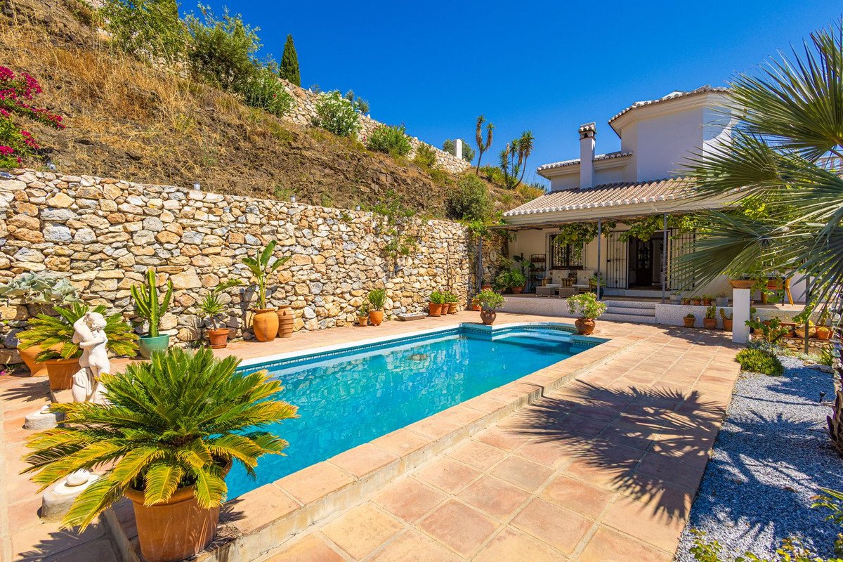 5 Bed Detached Villa in Cómpeta