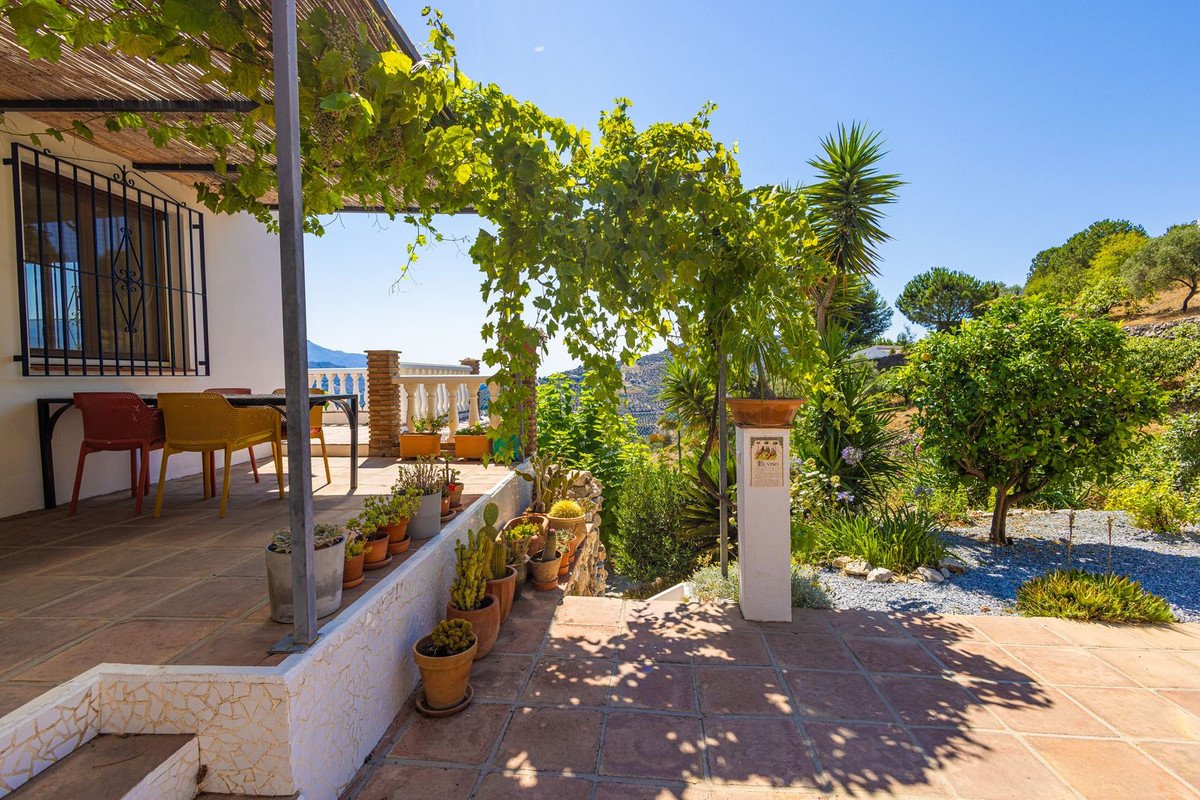 5 Bed Detached Villa in Cómpeta