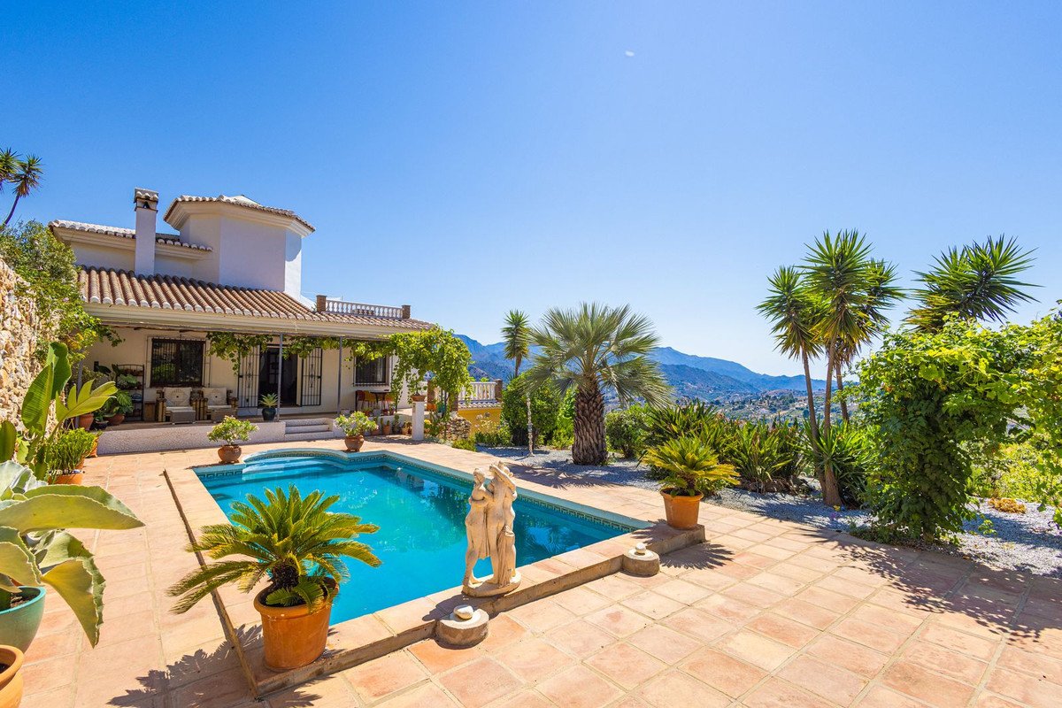 5 Bed Detached Villa in Cómpeta
