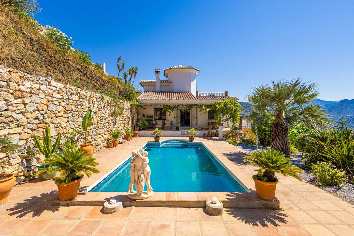 5 Bed Detached Villa in Cómpeta