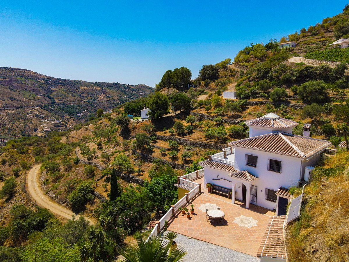 5 Bed Detached Villa in Cómpeta