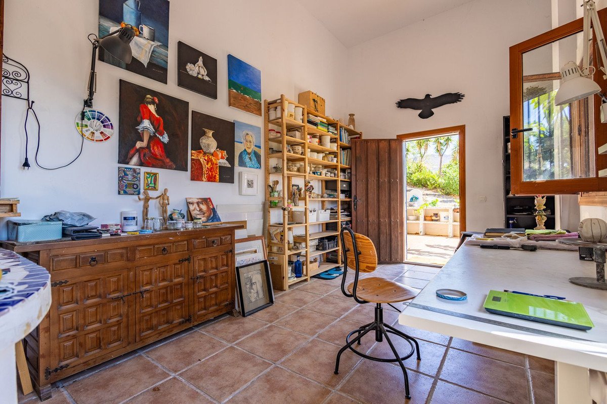 5 Bed Detached Villa in Cómpeta