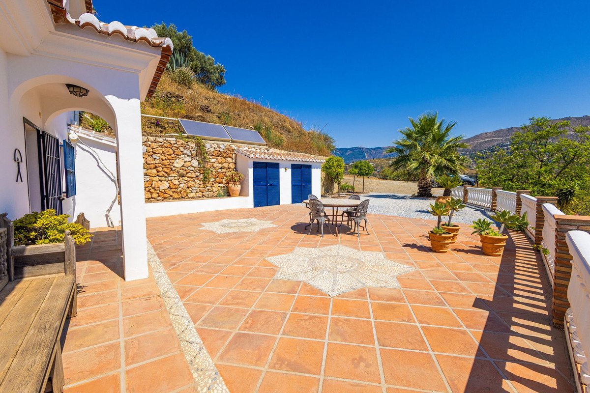 5 Bed Detached Villa in Cómpeta