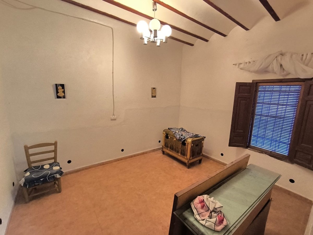 7 Bed Townhouse in Raspay