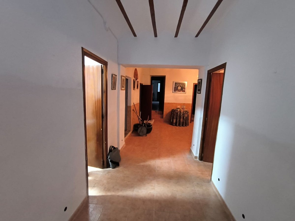 7 Bed Townhouse in Raspay