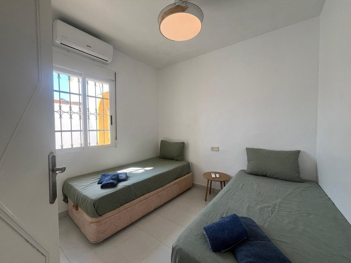 2 Bed Detached Villa in Los Altos