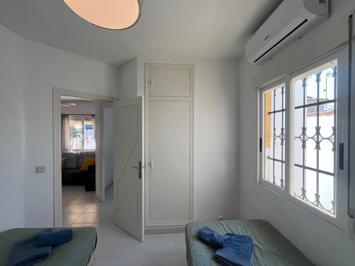 2 Bed Detached Villa in Los Altos