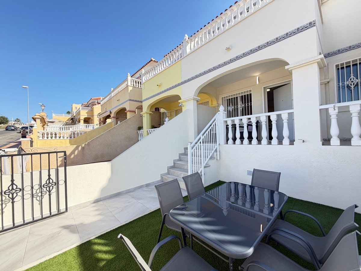 3 Bed Townhouse in Villamartin