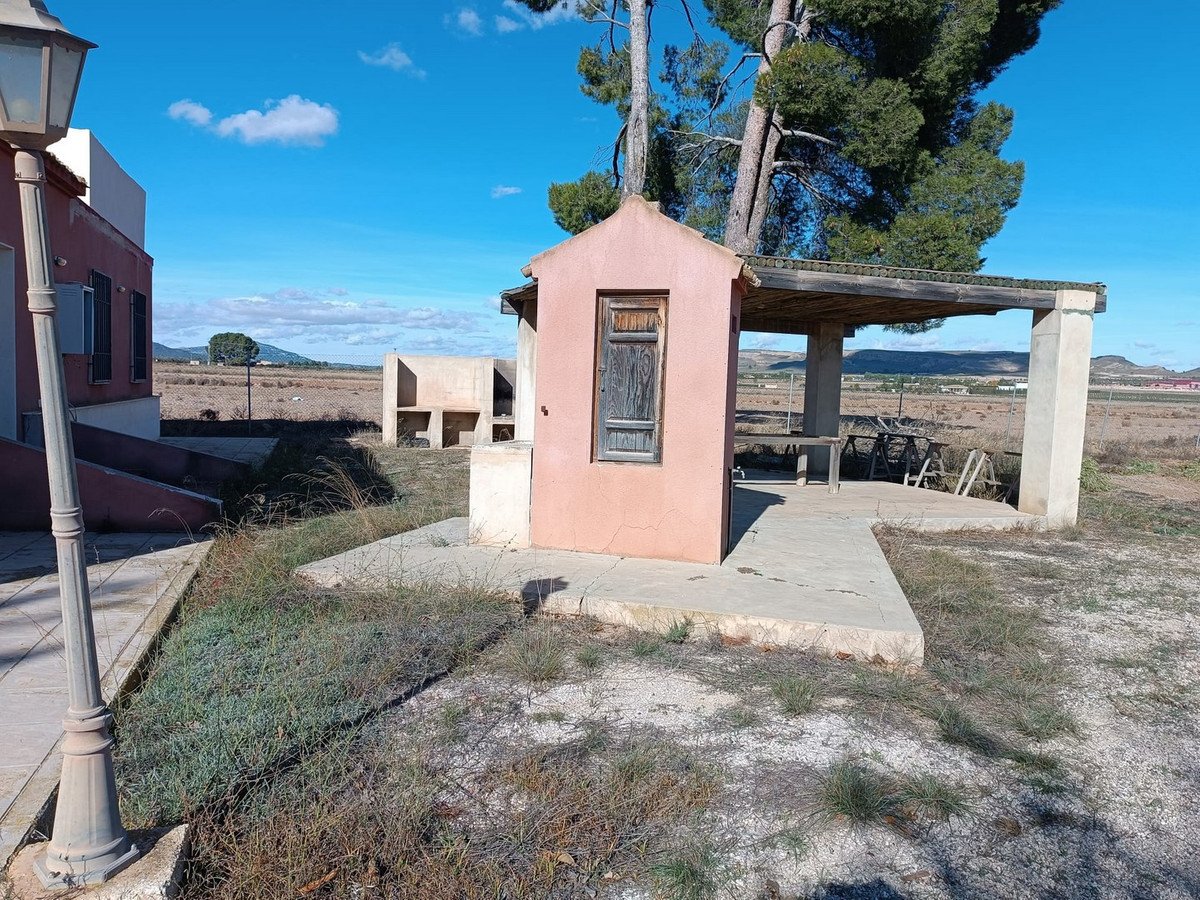 2 Bed Detached Villa in Yecla
