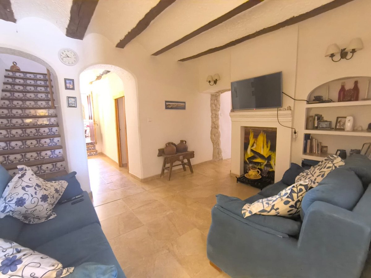 4 Bed Detached Villa in Chinorlet